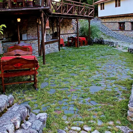 Melnik Pyramids Konukevi Zlatkov Chiflik